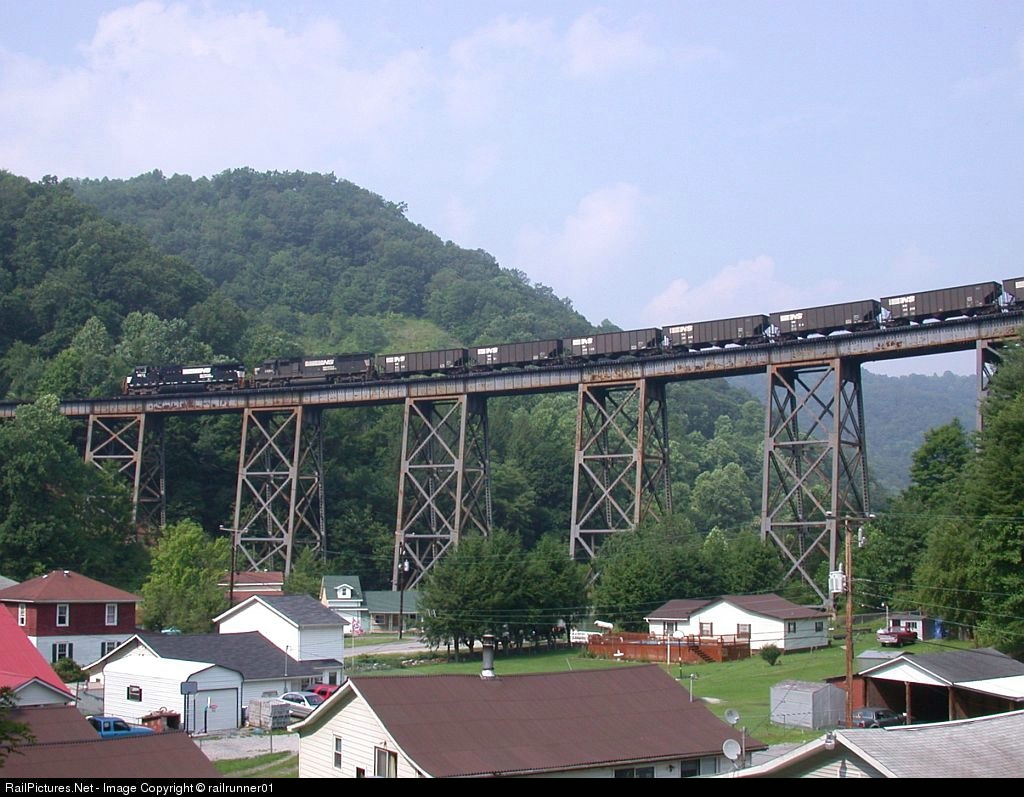 WB empty coal train lead by NS 9573